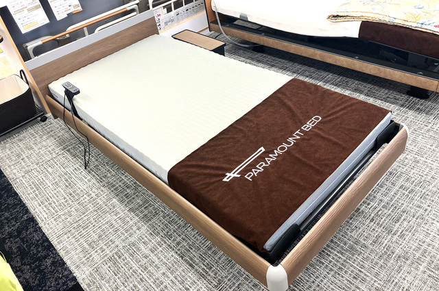 ぐっすり眠れる パラマウントベッド KQ-923 (￥371,700)